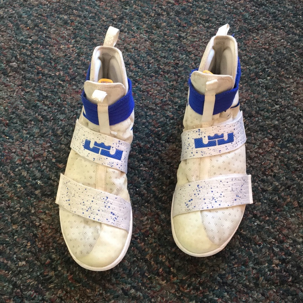 Lebron soldier tens basketball shoes